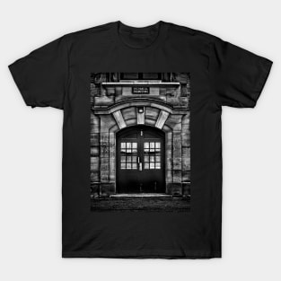 University Of Toronto Mechanical Engineering Building T-Shirt